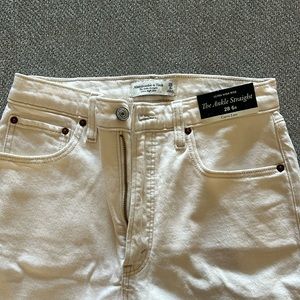 Abercrombie white ankle straight jeans. Curve love